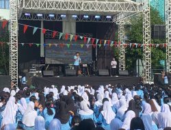 Penampilan Live Simply Hingga DJ Maill Meriahkan Panggung SMPN 8 Tangsel