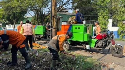 Menindaklanjuti Laporan dan Aspirasi Warga, DLH Kota Tangerang Tertibkan TPS Ilegal di Dua Lokasi