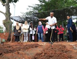 Kegiatan Kolaborasi KWT Cempaka Asri dan UMB di Perumahan Pinang Griya Permai Kota Tangerang 